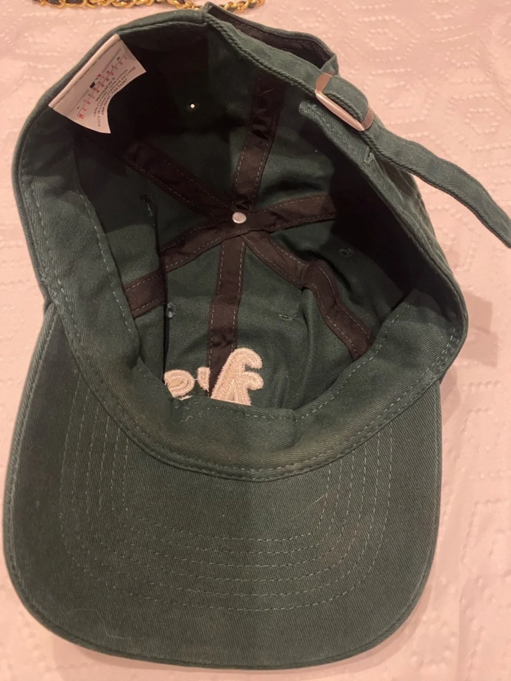 Oakland women’s Athletics baseball cap featuring a rhinestone logo.  Cap MLB